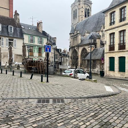 Petit F2 Fonctionnel Plein Centre Et Proche Gare Lejlighed Bourges Eksteriør billede